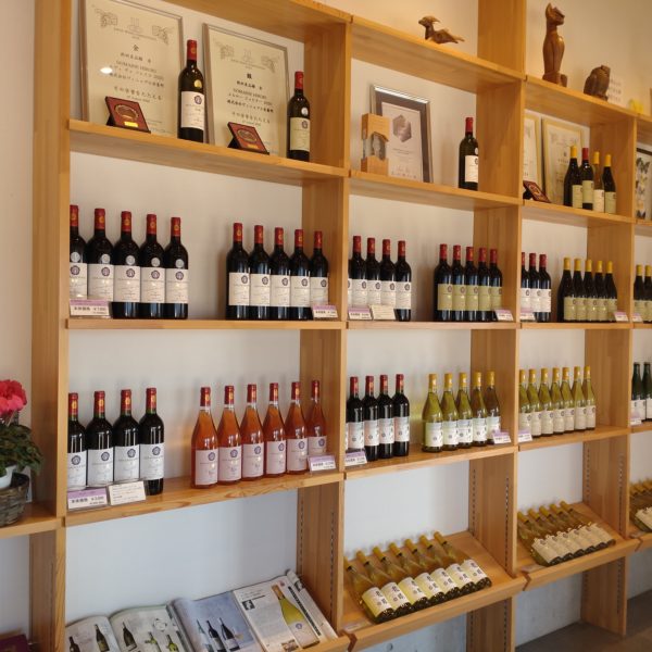 明けましておめでとうございます。本年もドメーヌ・ヒロキをどうぞよろしくお願い致します。３日より土日祝日１０時～１７時、毎日営業しております。